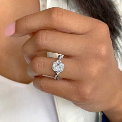 1 Ct Emerald Moissanite & .26 Ctw Lab Diamond Halo Twist Vine Engagement Ring